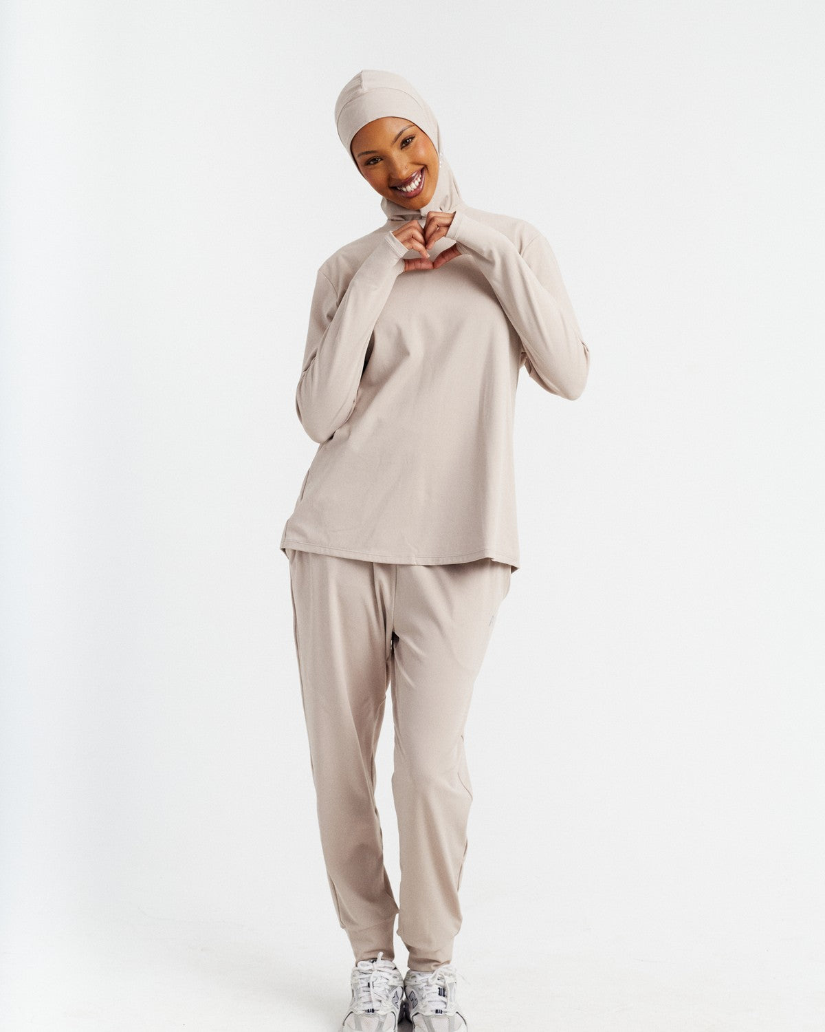 AIA Stride Joggers — Beige
